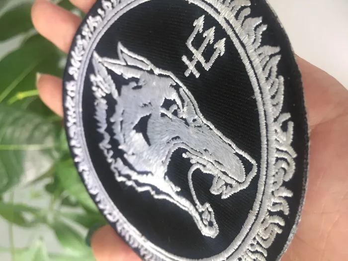 Customized LONG WOLF Embroidered Iron On Patch Vest Leather Jacket Badge Embroidery 4" Motorcycle Biker Club Crest DIY Applique Free Ship