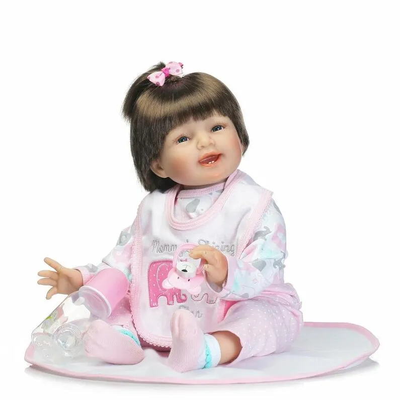 Crianças Presente de Natal Doce Lifelike Silicone Reborn Bebês Boneca 22 Polegada 55 cm Pano Corpo Príncipes Recém-nascidos Menina Com Roupas Adoráveis