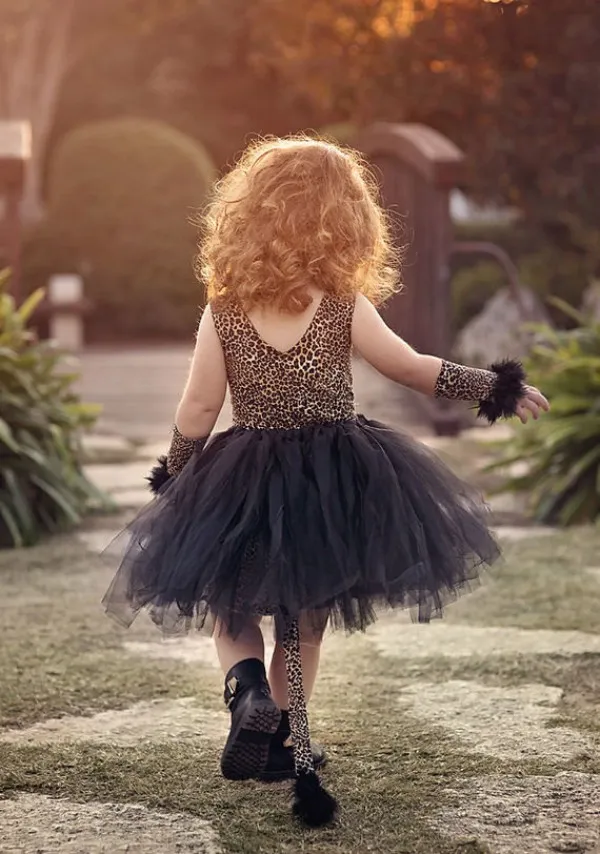 Kleine schwarze sexy Blumenmädchenkleider für die Hochzeit, Leopardenmuster, Ballkleid, Tüll, Mädchen-Freizeitkleidung, knielang