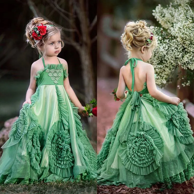 Grüne Boho-Rüschen-Blumenmädchenkleider für Hochzeiten, A-Linie, Neckholder, Kinder-Festzugkleid, Strand-Geburtstagsparty-Kleider für die Erstkommunion