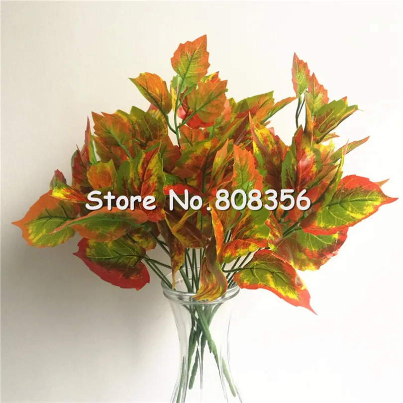 Een rode esdoorn blad bloem plant kunstmatige herfst plastic groen gras plant 35cm lang voor huisfeest decoratie