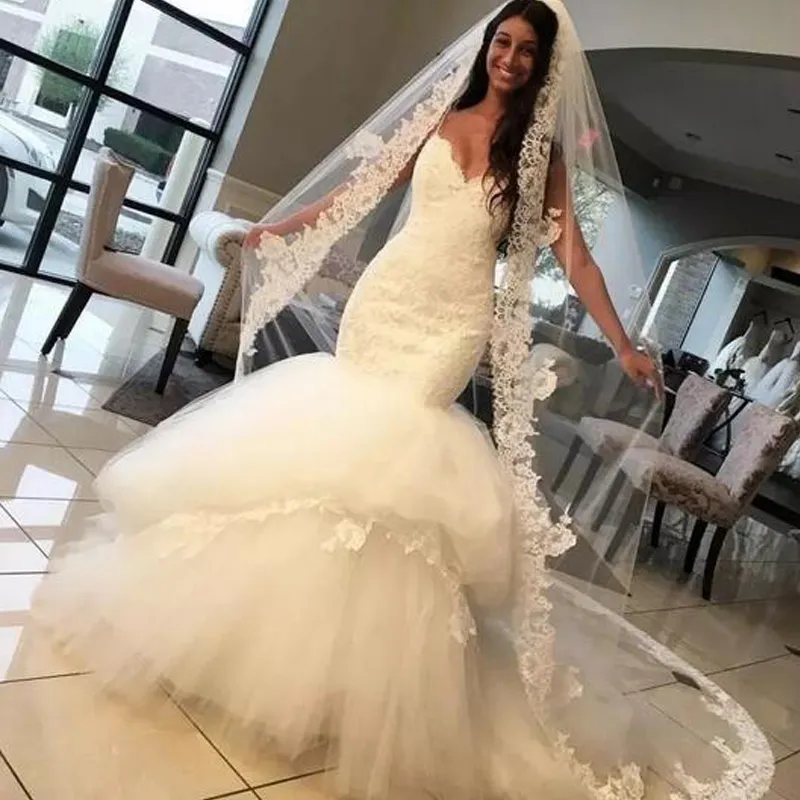 Ajustement et évasé robes de mariée dos nu chérie bretelles spaghetti trompette robe de mariée haut en dentelle jupe en tulle robes de mariée élégantes