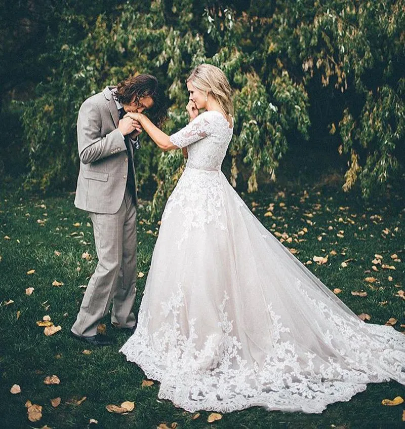 Vestido de bola de renda vestidos de noiva modestos com mangas 2017 vestidos de casamento de princesa inchados país vintage país ocidental vestido de casamento no casamento