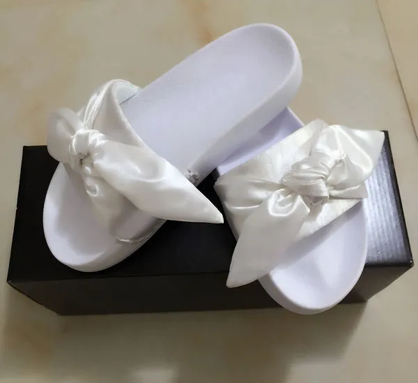 Mode kvinnliga tofflor Stylish Design Slide Bow Knot Glides For Ladies White Pink Red Gold Högkvalitativ toffel med låda