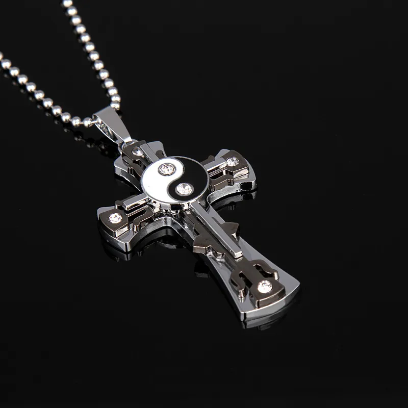 Nuevos diseños Moda Hombres Joyería Cristiana Cross Colgante Acero inoxidable Metal Cross Grande Alta Calidad Envío gratis