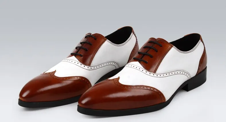 2017 Zapatos de vestir de negocios blancos y negros hechos a mano para hombre, zapatos Oxford de cuero genuino informales británicos Vintage para hombre, zapatos de alta calidad