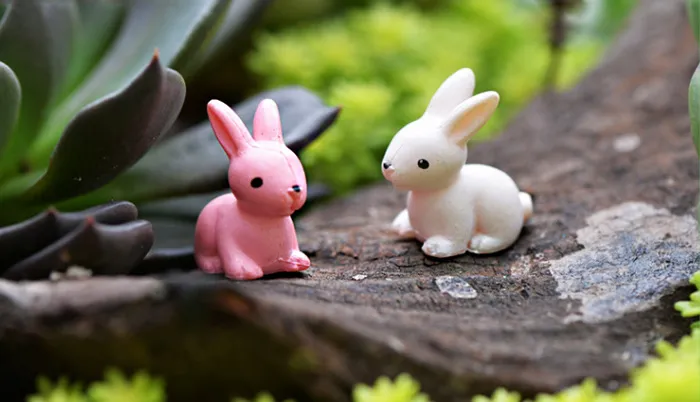 30 sztuk Bezpłatny wysyłka Słodkie Mini White Rabbit Garden Miniatury Hurtownie Małe Ogrodowe Ramicznictwo Ramicznictwo Figurka na ślub lub Uzyskanie domu