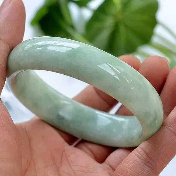 precio de venta sugerido de $ 50 Ventas calientes 100% Nueva pulsera de jade natural 12 mm-15 mm el diámetro de 52 mm-65 mm Envío gratis
