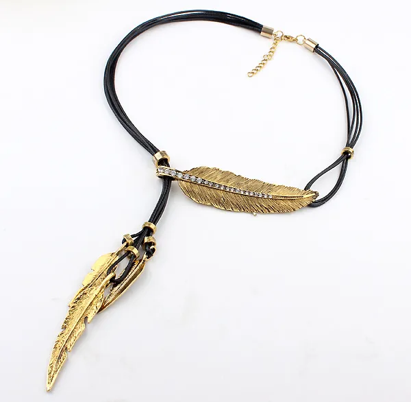 Nouveautés Mode Corde Chaîne Plume Motif Pendentif Colliers Style Bohème Noir déclaration collier Bijoux Pour femmes Chaînes de Chandail