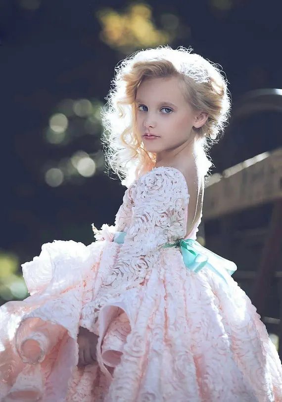 Couture Eleganckie rumieniec kwiatu Dziewczyny Sukienka Piękne Długie Rękawy Zipper Backless Little Girld Urodziny Suknia Ładna Dziewczyny Communion Dress