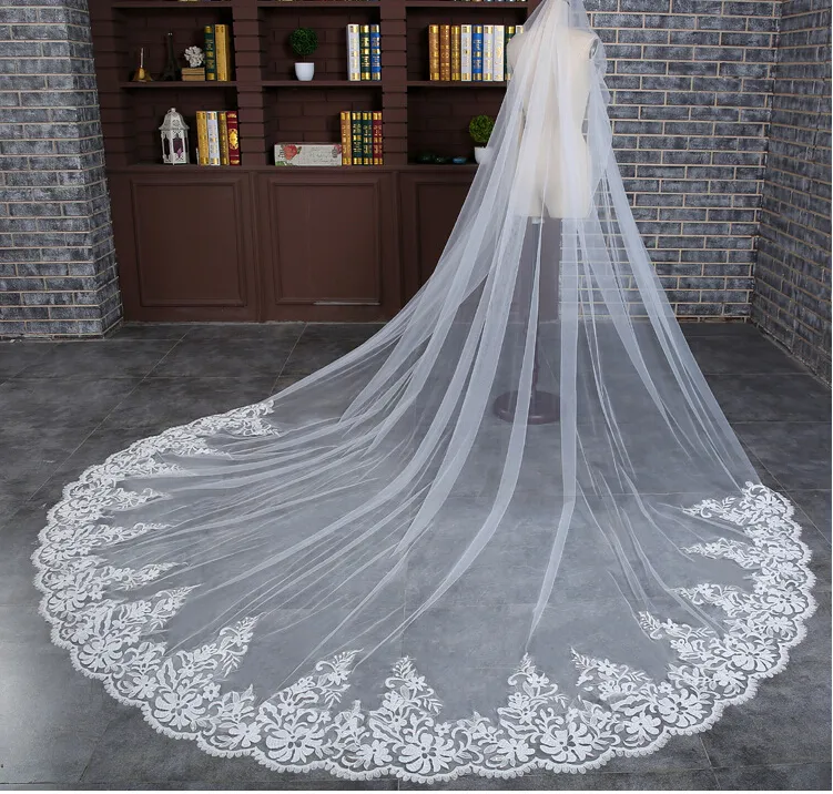 2017 Luxury RoyalCathedral Train 3 Meter Long Bridal Veils Applique Lace Edge With Soft Tulle White Wedding Veils noble marriage 1343994