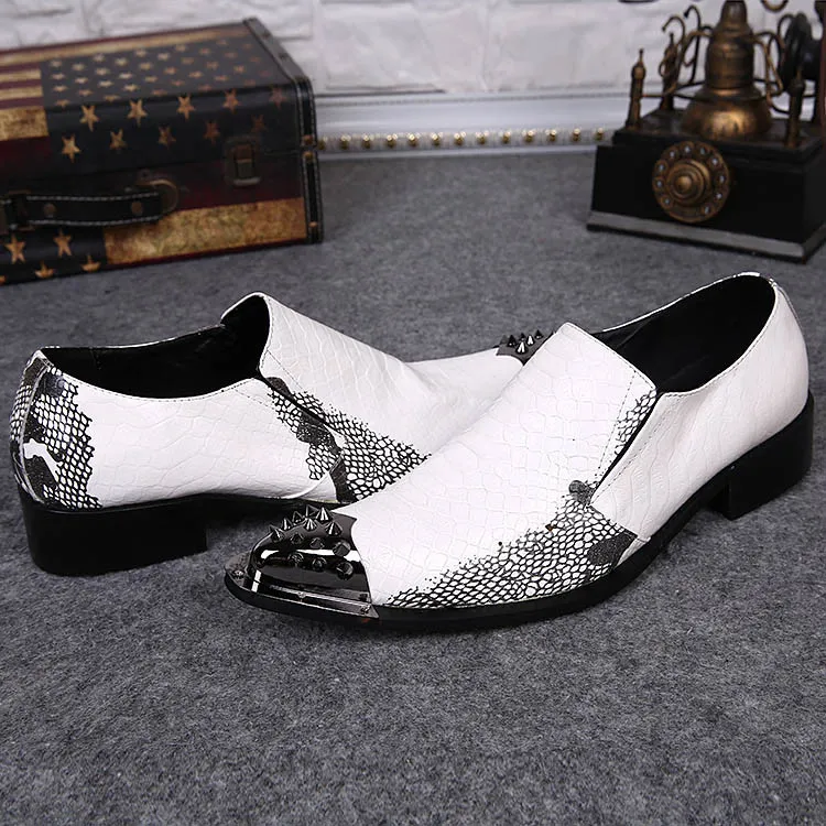 man luxury leather shoes Pointed Steel Toe Rivets White Black Man Wedding/Business/Party Shoes Personality