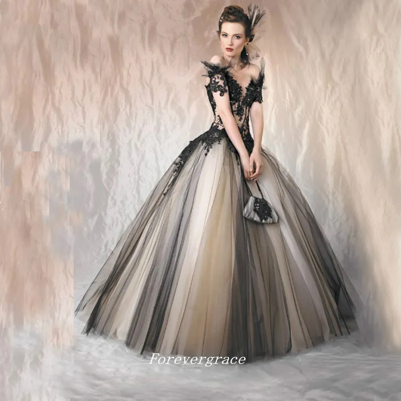 Vintage Short Sleeves Ball Gown Black Wedding Dress Puffy Applique Tulle Women Gothic Bridal Gown Plus Size