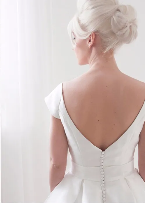 Sommarstrand Tea Längd Bröllopsklänning 2022 V-Neck A-Line Bride Gowns Vestido de Noiva Curto Robe de Mariage