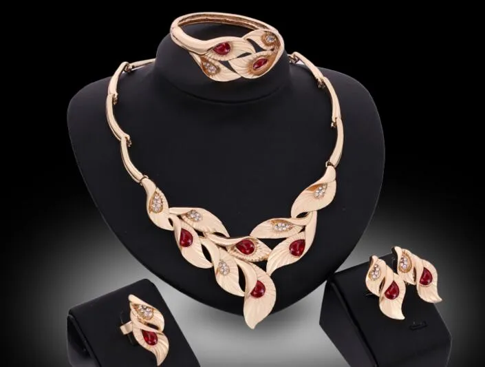 Fashion hot style flowers golden necklace restoring ancient ways dress accessories jewelry set dinner activities