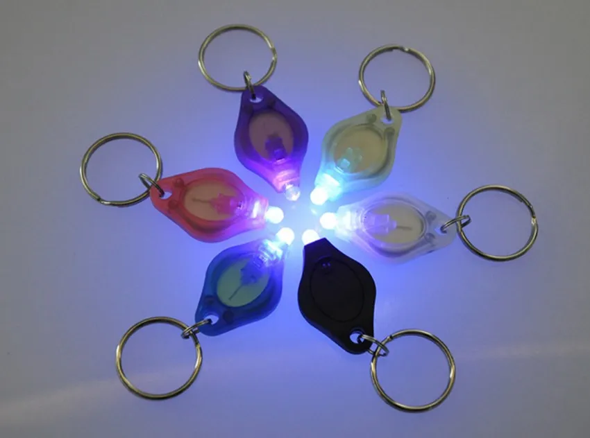 Fashion Mini ficklampa Billiga UV Pengar Detektor LED Keychain Light Multicolor Small Present Partihandel