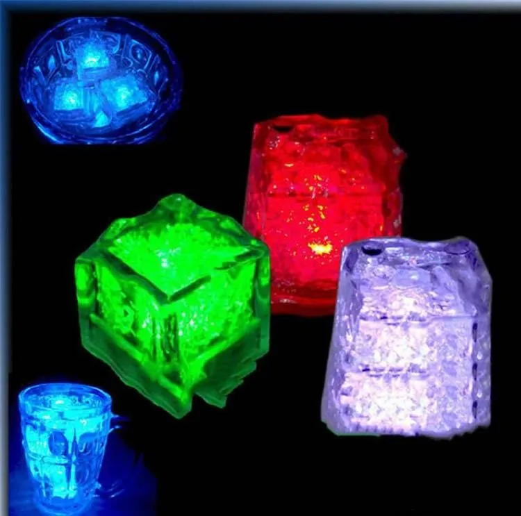 Livraison Ice Cube LED Lumière Flash presse contrôle Couleur De Mariage Parti bars Décoration 120 PCS, 240 PCS