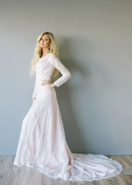 Różowa Syrenka Koronki Skromne Suknie Ślubne Z Długim Rękawami Klejnot Neck Czeski Bridal Suknie Custom Made Country Style