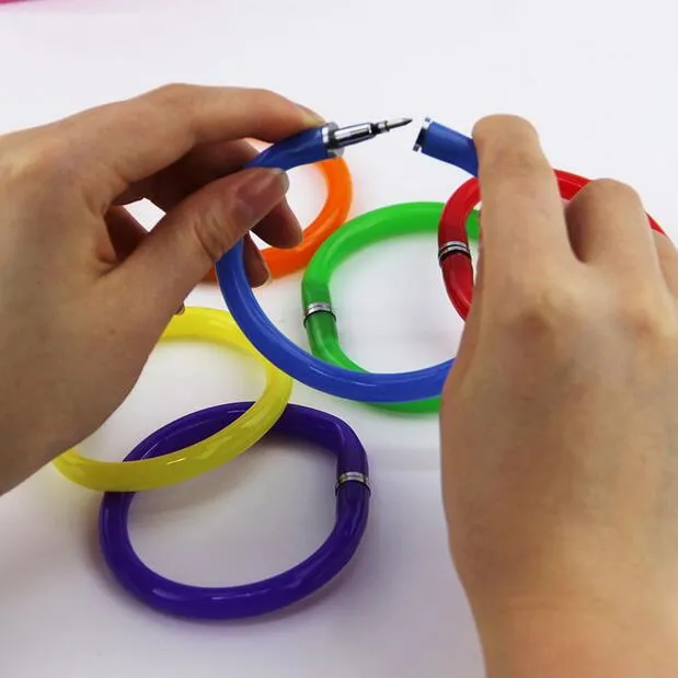 Flexible Mignon Bracelet En Plastique Souple Bracelet Stylos À Bille École Fournitures De Bureau Cadeau D'anniversaire G644