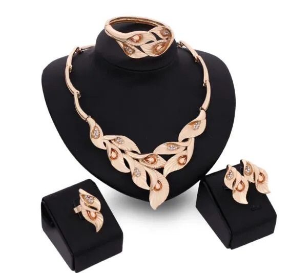 Fashion hot style flowers golden necklace restoring ancient ways dress accessories jewelry set dinner activities