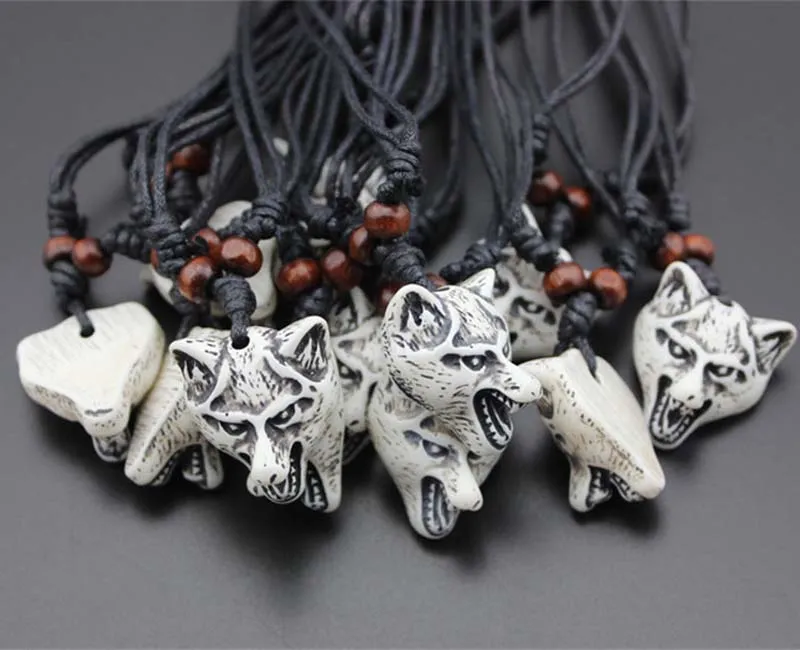 New Fashion Carved Totem Bionic Bone Wolf Pendants Halsband Simulerad-Bone Wolf Halsband Längd Rope Justerbara Smycken För Män Kvinnor