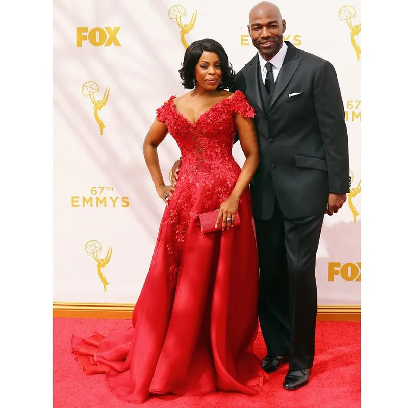 Glarmous Red Lace Celebrity Dresses Short Sleeves Niecy Nash Red Carpet Dresses 67th Emmy Awards Sexy V Neck Organza Evening Gowns