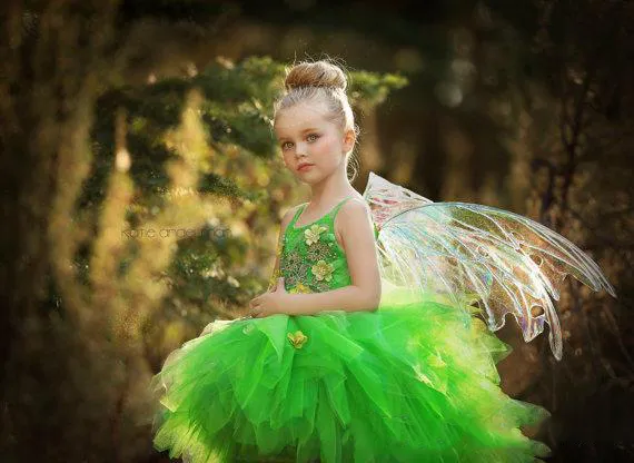 Grüne High-Low-Mädchen-Festzug-Kleider, bunte Flora-Applikationen, Tüll-Ballkleid, Blumenmädchenkleider für die Hochzeit, abgestuftes formelles Baby-Partykleid