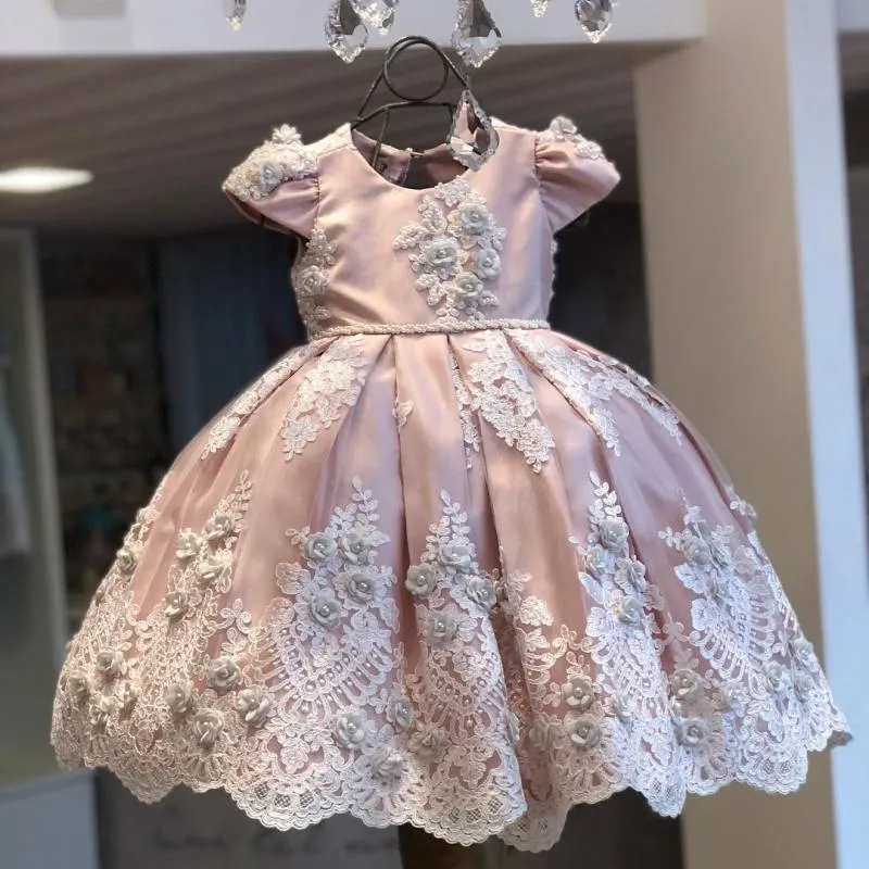 Lovely Lace Ball Gown Flower Girl Dresses For Weddings Little Girls Pageant Dress 3D Appliques Floor Length Satin Beaded Communion Gowns 407