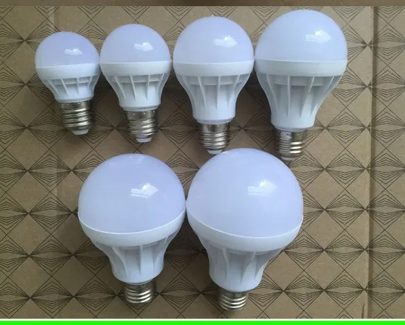 Globo precipitato bianco puro bianco caldo 85-265v lampada a led nuovo 10 pezzi molto 3w led super luminoso E27 lampada lampadina lampadine da giardino