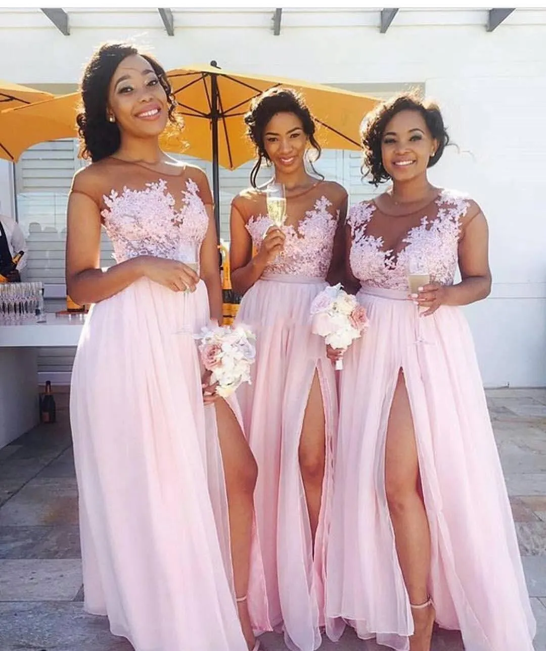 Plus Size Chiffon Pink Long Bridesmaid Dresses Sheer Neck Cap Sleeves Appliqued Illusion Bodice Sexy Split Summer Black Women Maid Of Honor