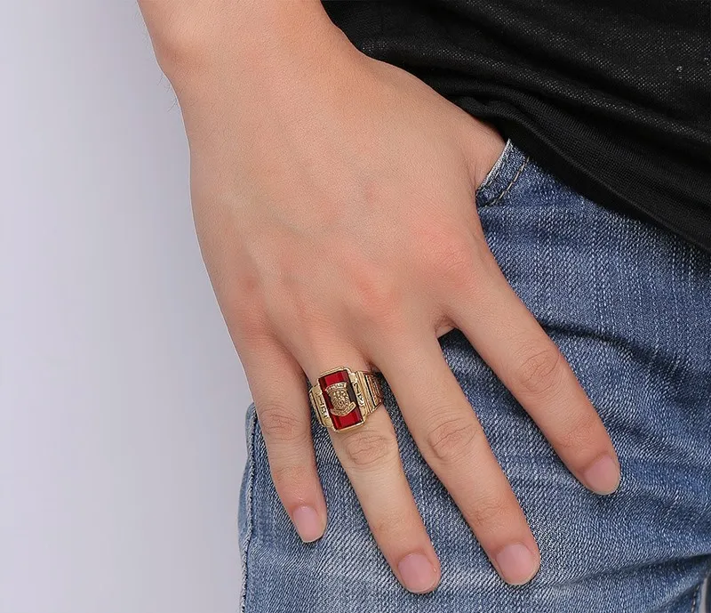 Högkvalitativ Men039S Rock Punk Ring Gold Color Large Red Cz Stone Ring Jewelry 1973 Lion Head Party Rings for Men7850188
