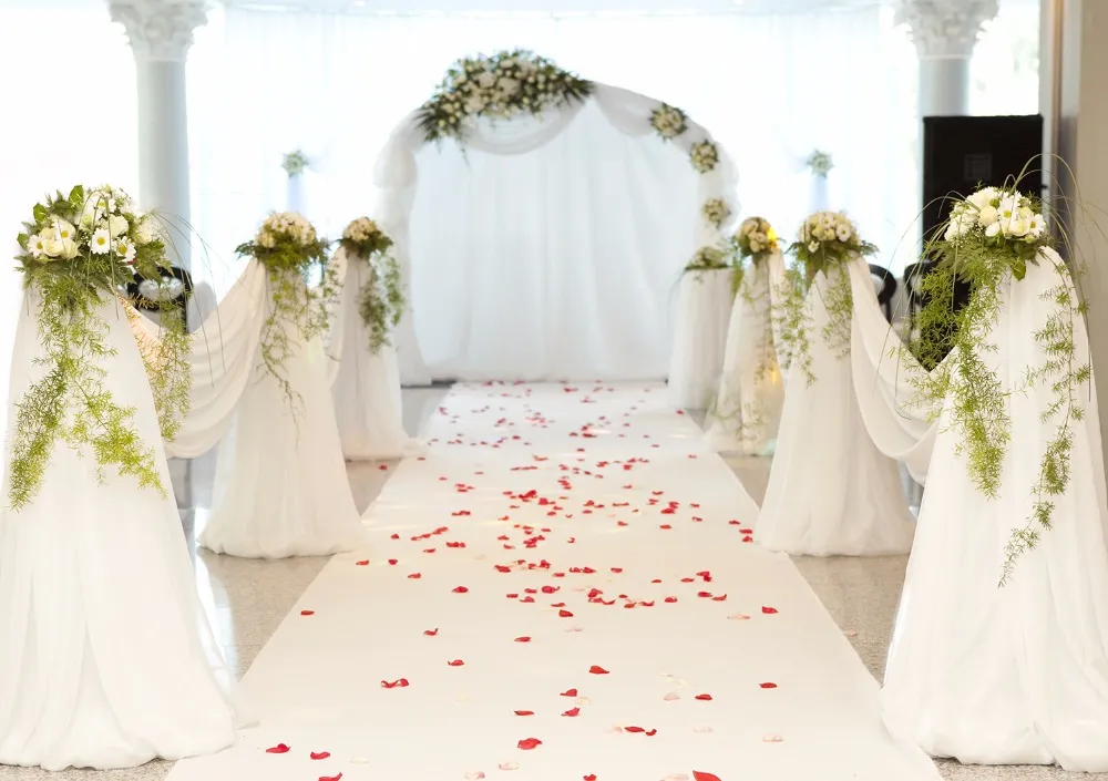 Romantic White Carpet Wedding Backdrops Red Rose Petals Soft Valance Green Leaves Flowers Booth Backgrounds 10x8ft