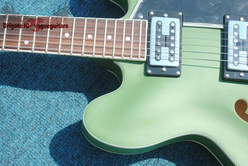 Spedizione gratuita Custom Shop di alta qualità chitarra verde 335 tremolo chitarra elettrica vuota A1234