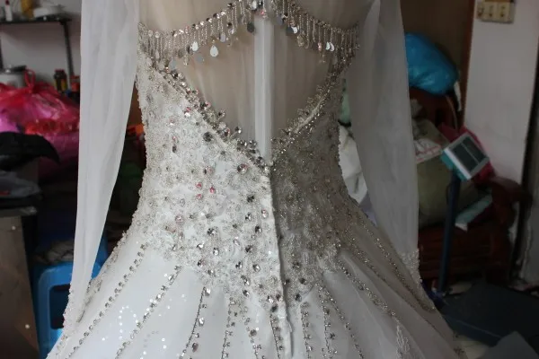 Modesta immagine reale collo alto lusso abiti da sposa perline cristalli perline appliques in pizzo illusione maniche lunghe abiti da sposa con il treno