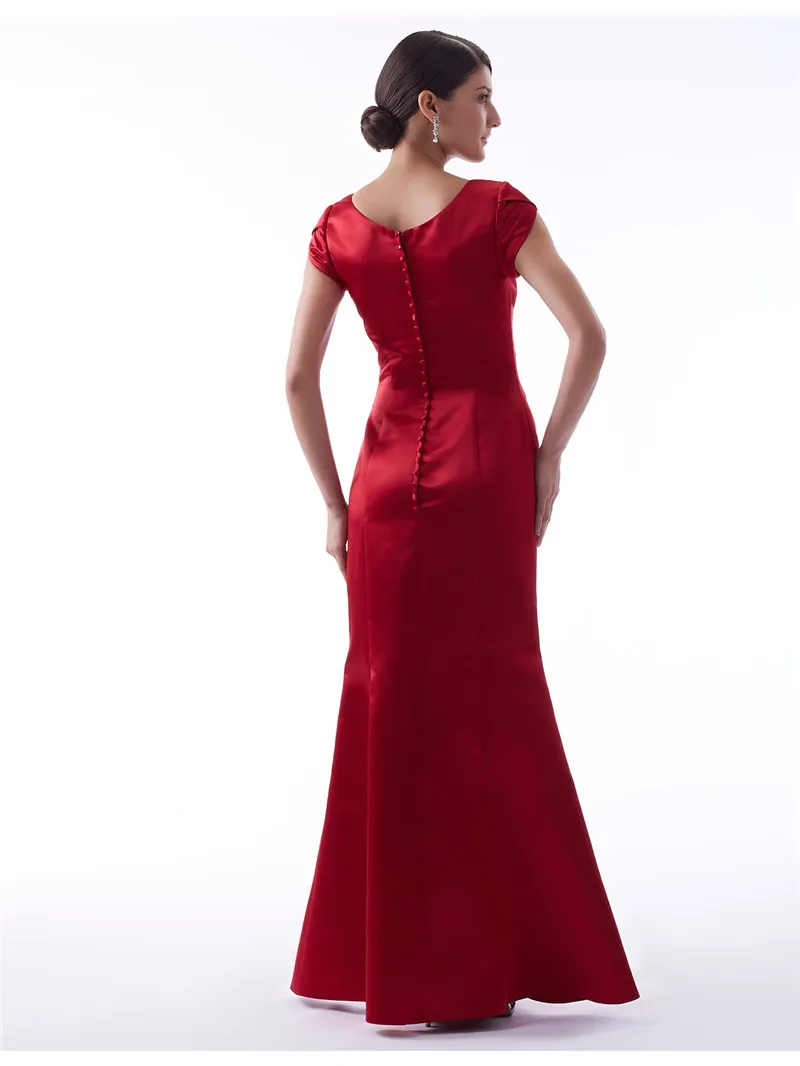 Czerwona syrenka Długie skromne suknie druhny z krótkimi rękawami zimowe satynowe plisy druhny sukienki weselne sukienki