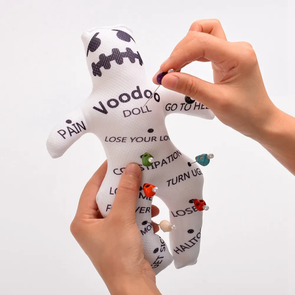 Autentisk voodoo docka med 7 färgskallstift Karma Keepers Mascot New Orleans Toys för vuxna Ny snabb leverans221o