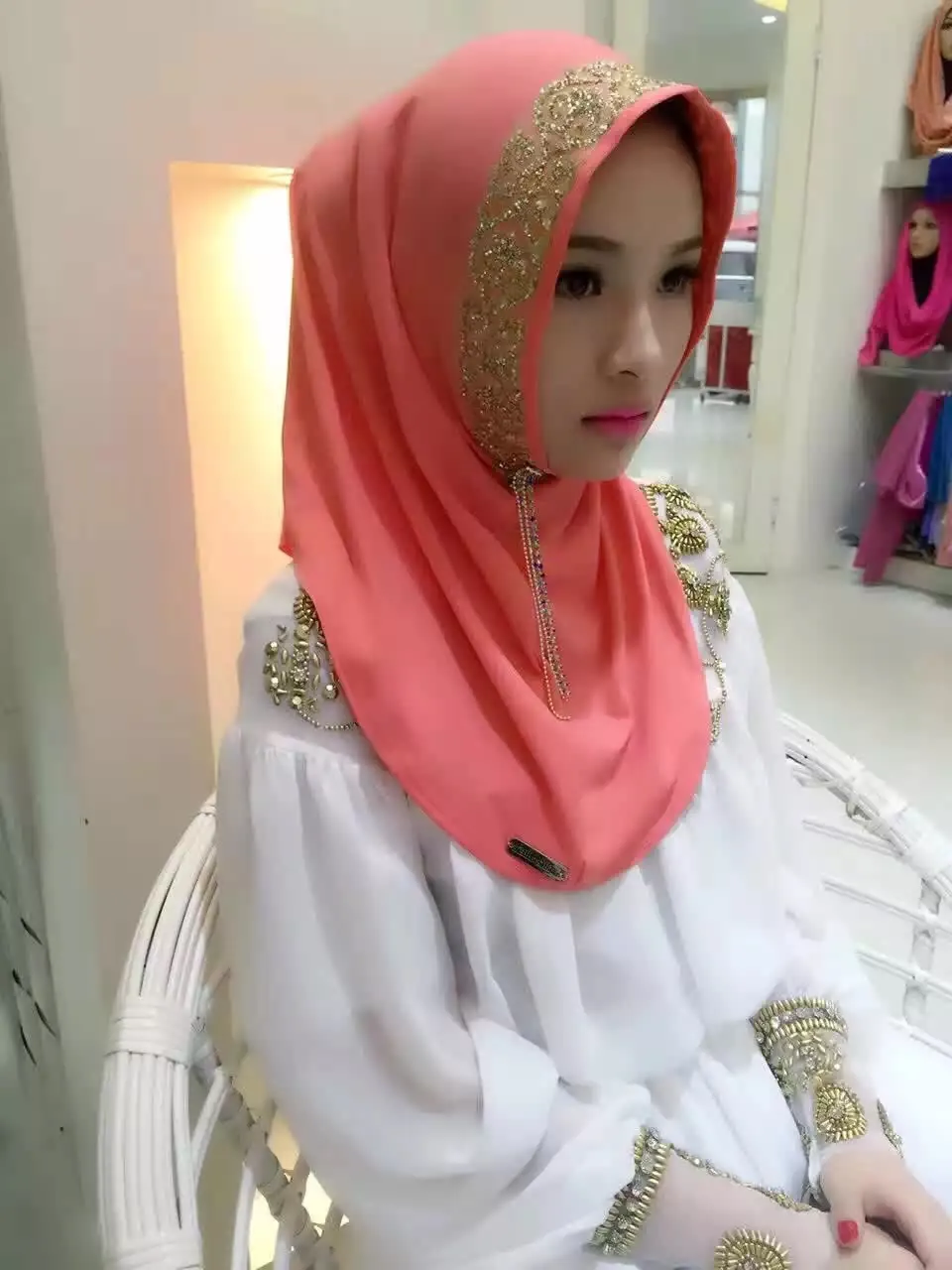 Femmes musulmanes écharpe avec impression blingbling fleurs brodées Turban dentelle foulard mousseline style folk multicolore hijab drop ship2280