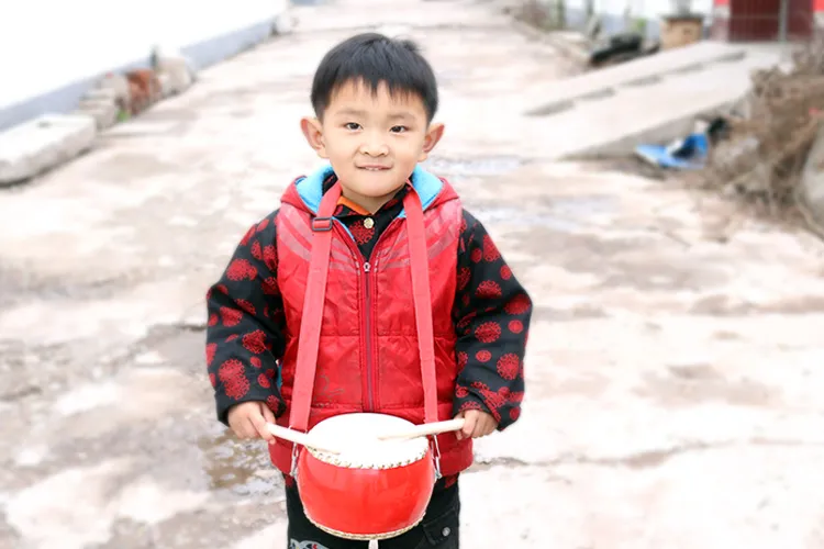 Czerwony bęben Perkusja Zabawki Dla Dzieci Oświecenie Muzyka Beating Drums Bębny Chińskie Instrumenty Muzyczne Darmowa Wysyłka