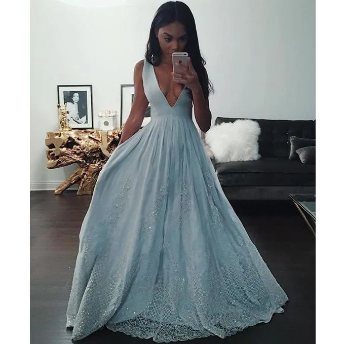 Plunging Neckline Prom Dresses Light Blue Graduation Party Dresses Lace Applique Sequins Prom Gowns Deep V-Neck Pageant Gowns Sweet 16