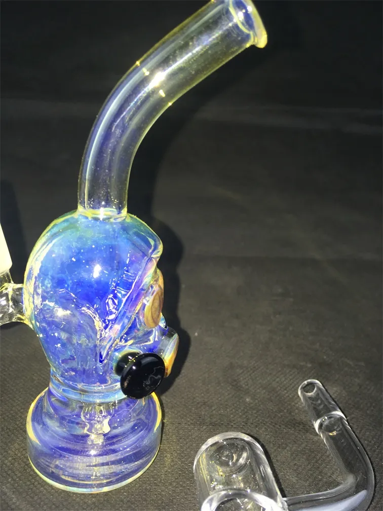 Mini tubo di fumo Vetro Acqua Bong Maschera antigas Bruciatore olio in vetro Becher in vetro Bong colorato Recycler Bubbler 10mm Banger al quarzo