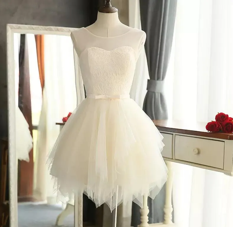 New Arrival Bez Ramiączek Klejnot Tulle Light Szampana Druhna Dresses Kolana Długość Brides Maid Druhna