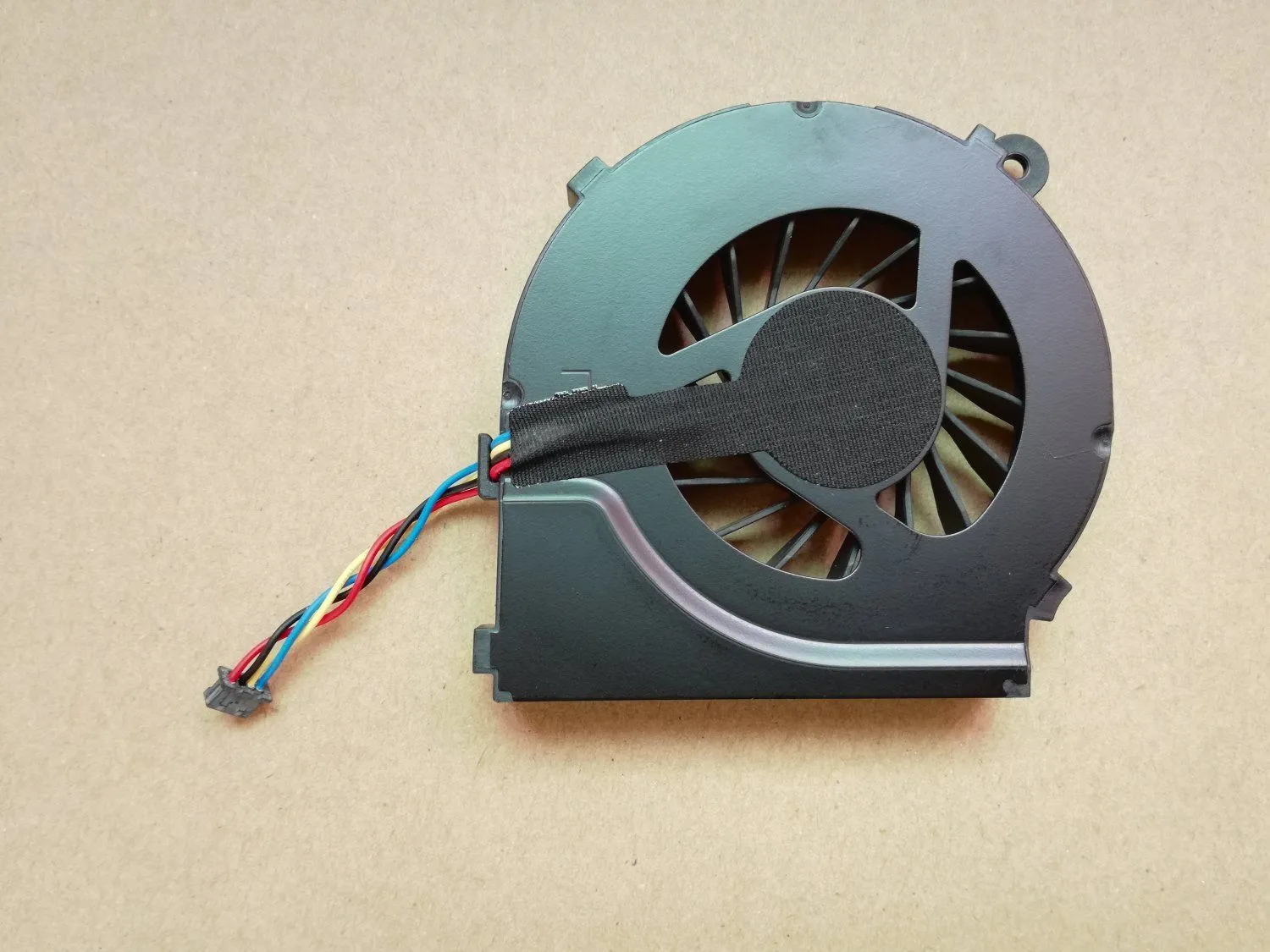 Nouveau refroidisseur 4 broches pour HP 1000 2000 CQ45 450 455 G6-1A G6-1B ventilateur de processeur 640896-001 640897-001 685086-001 685087-001 657145-001 641024-001