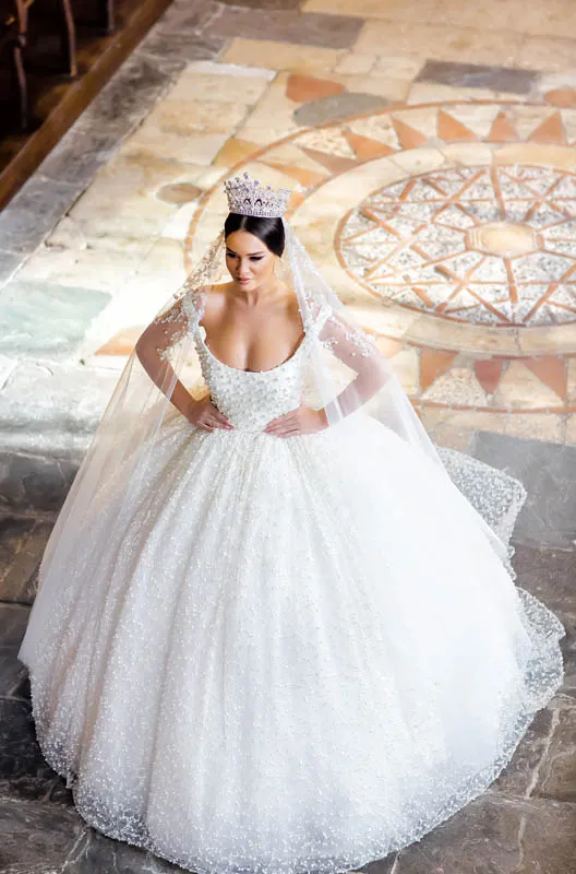 Oszałamiające wspaniałe luksusowe suknie ślubne Sexy Off Ramię Big Perły Łuk Otwarte Backless Długie Suknie Ślubne Ładna Księżniczka Sukienka Bridal Dress