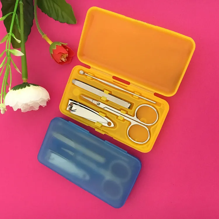 / Portable 4-i-1 Carbon Steel Nail Manicure Set Personal Beauty Set Mini Nail Tool Kit