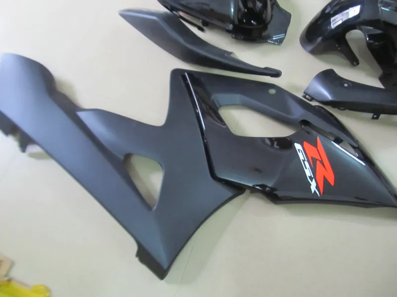 Stampo iniezione Personalizza gratuitamente Kit di carenatura Suzuki GSXR 1000 2005 2006 Black Fairings Set GSXR1000 K5 05 06 OT32