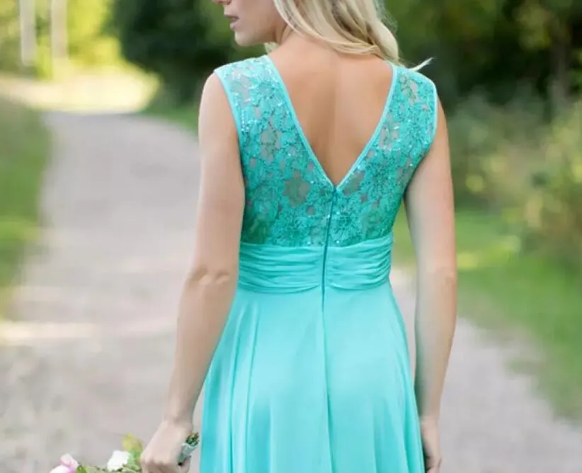 2020 Nieuwste Turquoise Bruidsmeisjesjurk Met Jewel Neck Glanzende Lovertjes Kanten Top Chiffon Aline Modern Bruidsmeisje Trouwjurken Cus8899683