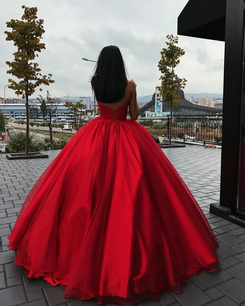 Red Sweetheart Ball Gown Prom Dresses Long Floor Lengte Satin Event Evening Dress Vestidos Gulle Formal Jurken Wear7453502