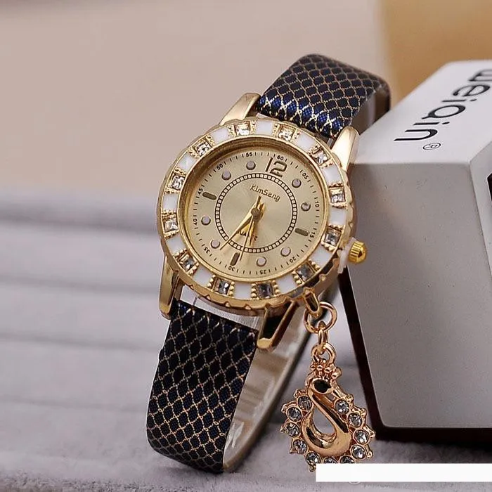 Mode Dame Kleid Diamant Uhren Luxus Schwan Anhänger Armbanduhren Frauen Leder uhr Kristall stunden gold Armbanduhr
