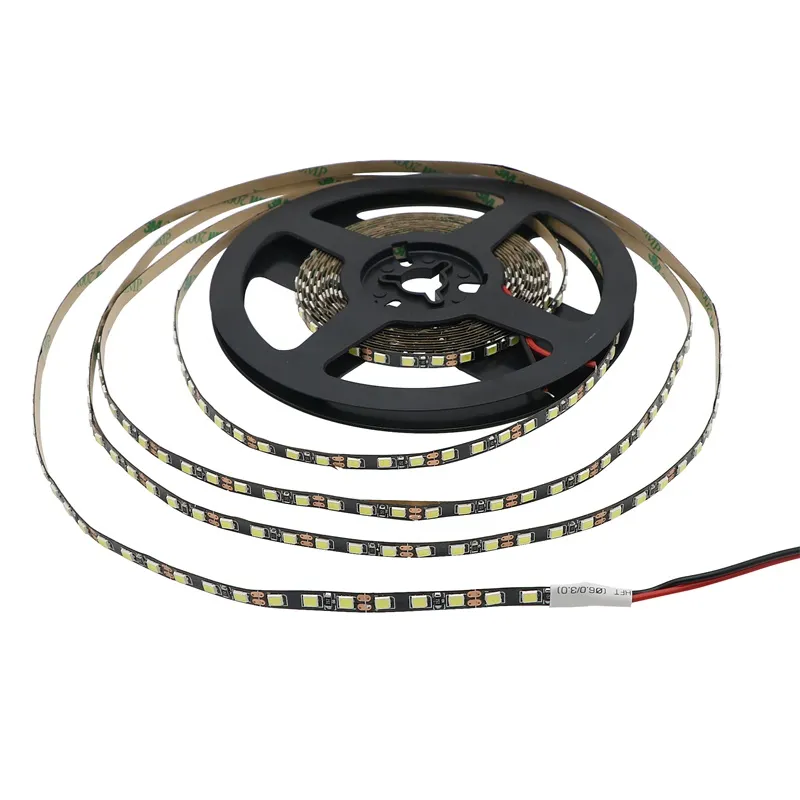 Bright DC12V 5M 16.4FT 600LEDS120LED / M Smal sida 5mm Vit / svart PCB-bredd 2835 SMD Flexibelt icke-vattentät LED-bandbandljus