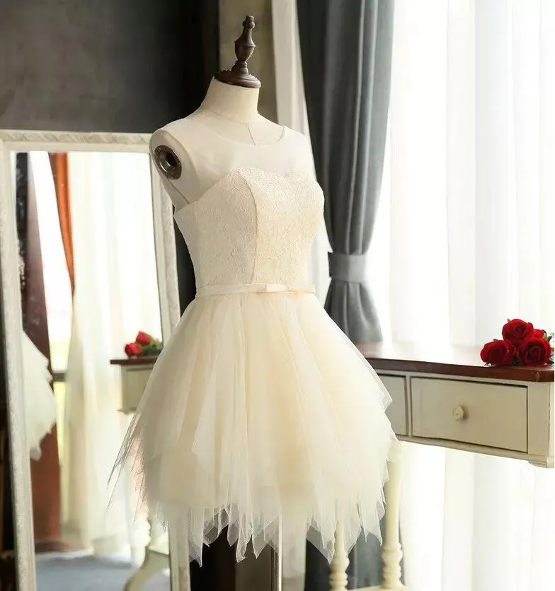 New Arrival Bez Ramiączek Klejnot Tulle Light Szampana Druhna Dresses Kolana Długość Brides Maid Druhna